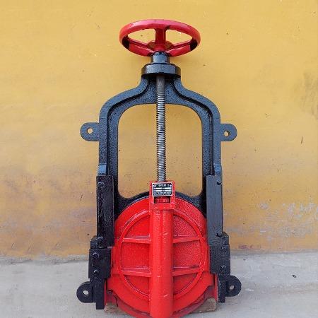 曼联右闸预备队赛场断3肋骨 赛季报销或坐等被卖【JDB电子游戏官网】(图1) JDB电子试玩网页版